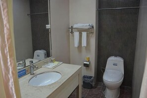 Bathroom - Yunnan Cadre Sanatorium (Anning)