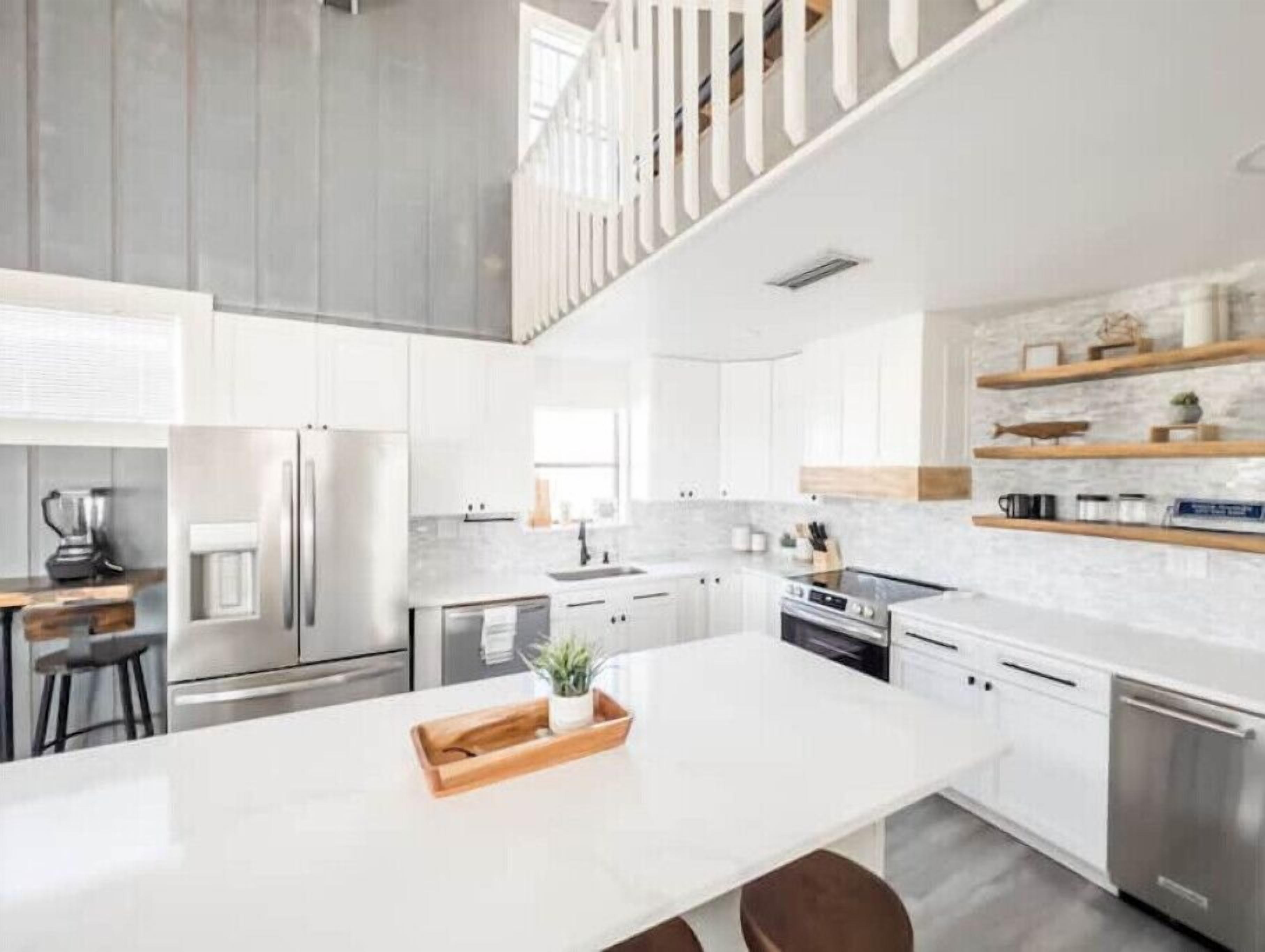 Newly Renovated beach & bay home! Dog Friendly