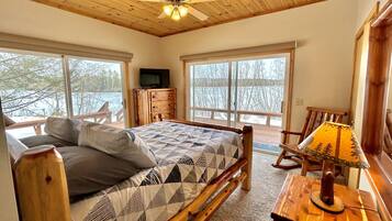 3 bedrooms, desk, iron/ironing board, WiFi