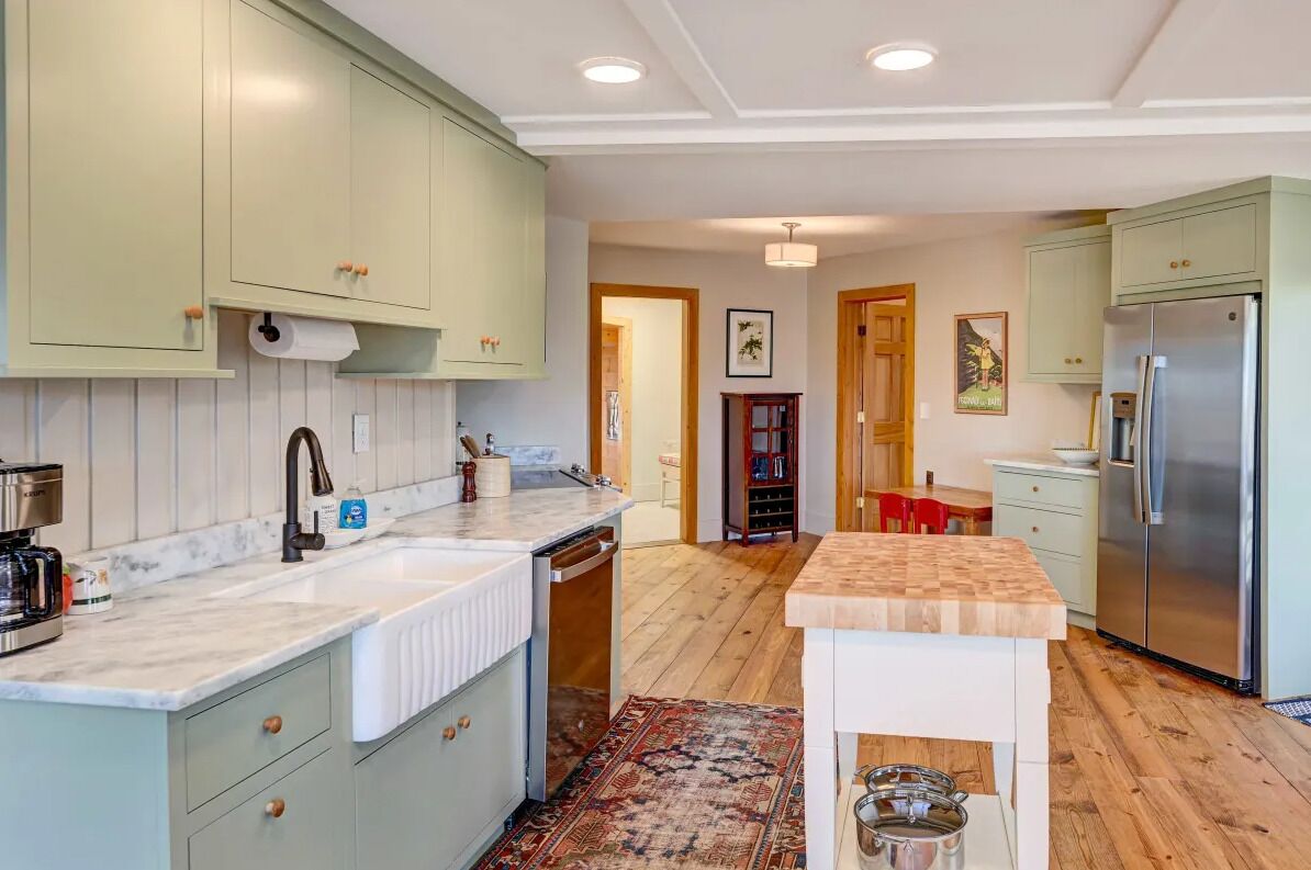 Beautiful Highlands Cabin: Large Game Room, Hot Tub