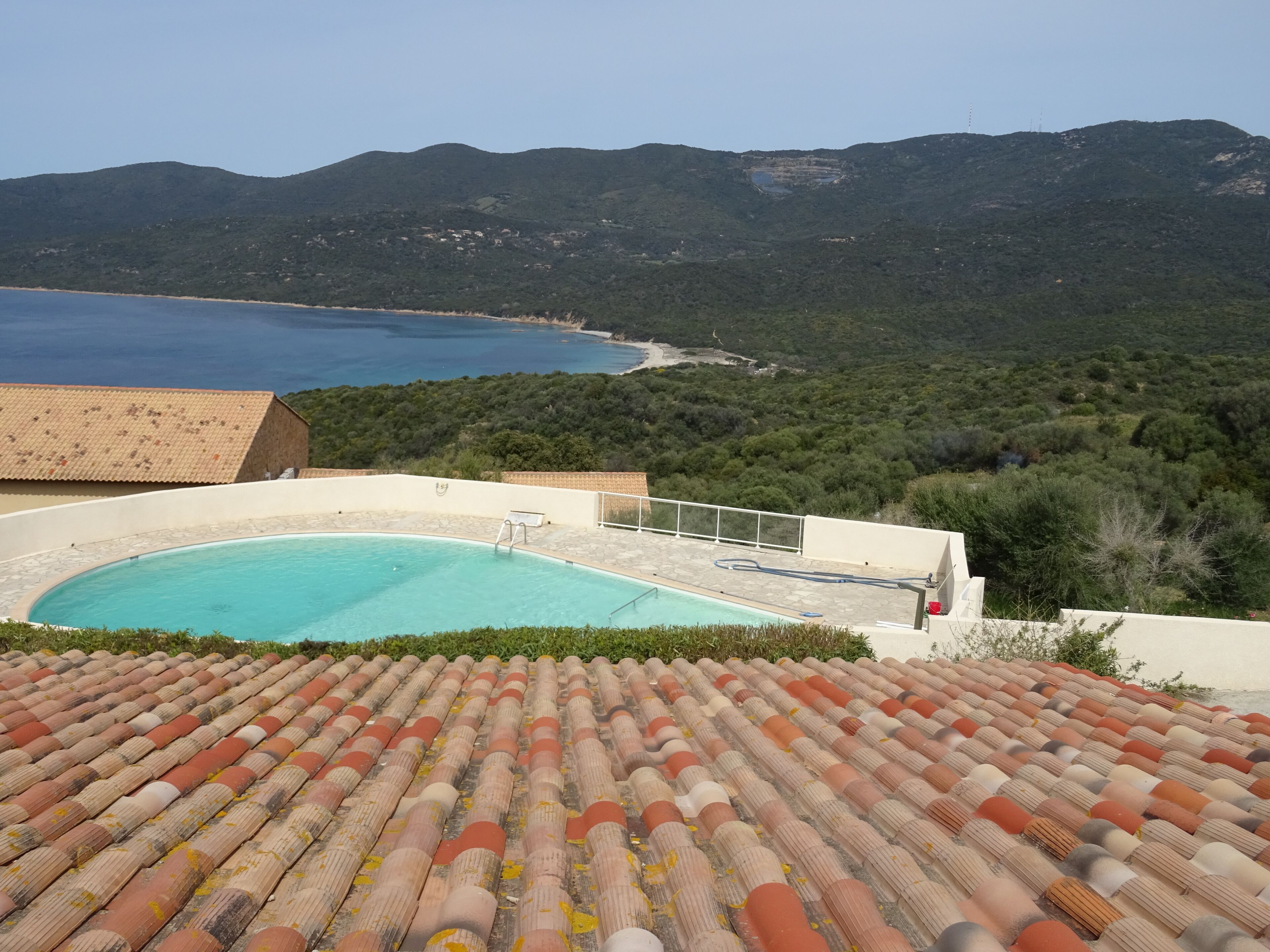 Apt with a magnificent view of Cupabia Bay. Air conditioning, heated swimming pool out of season