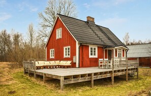 Exterior - Gorgeous home in Olofström with WiFi (Olofström)