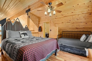 2 bedrooms, desk, free WiFi, bed sheets
