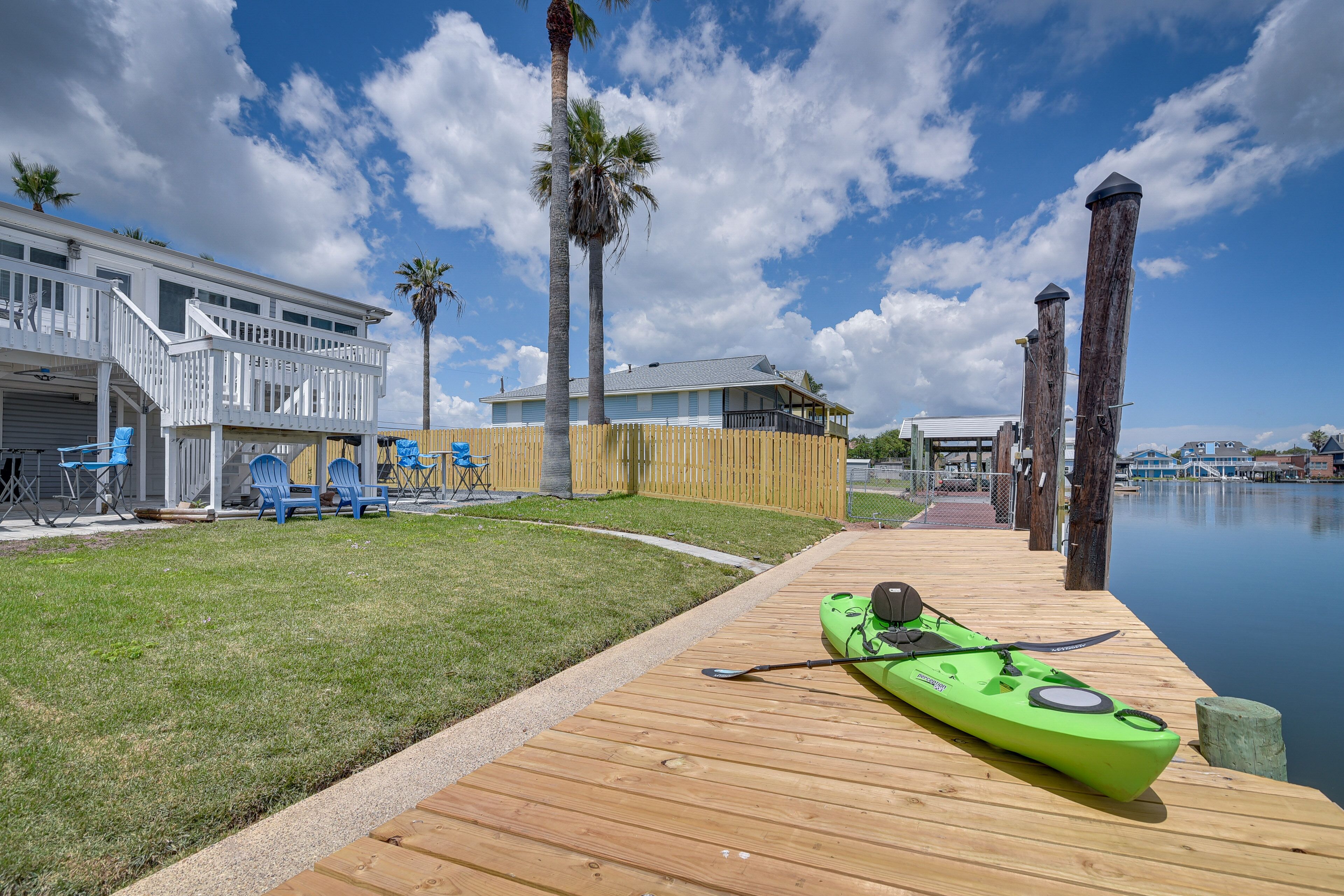 Waterfront Galveston Vacation Home: 4 Mi to Beach!