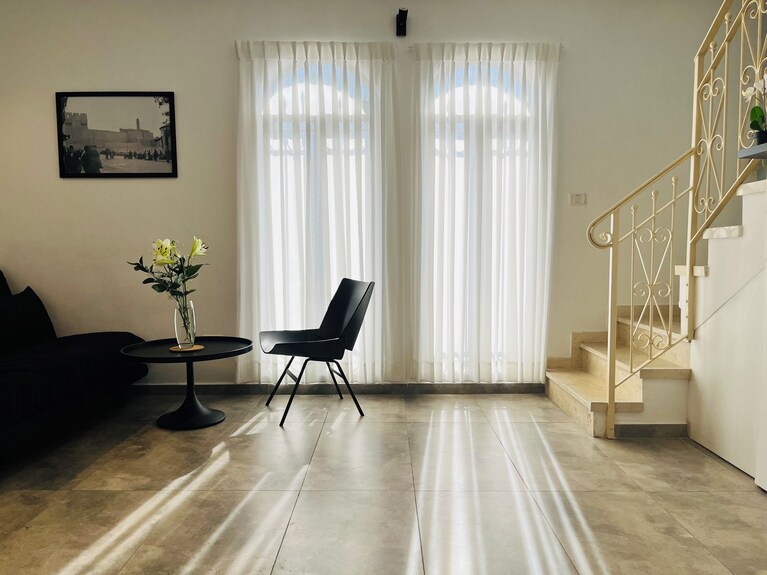 Charming Kosher Duplex With Balcony, City Center, Next To Machane Yehuda Market! - Jerusalem