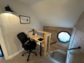 Interior - Cozy Crosby Cottage (Crosby)
