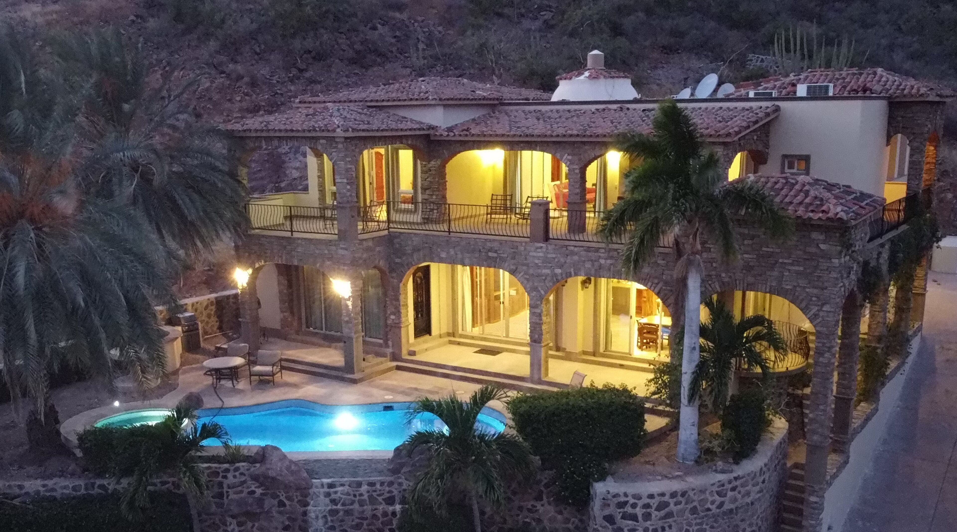 Amazing Home with private pool and spectacular views