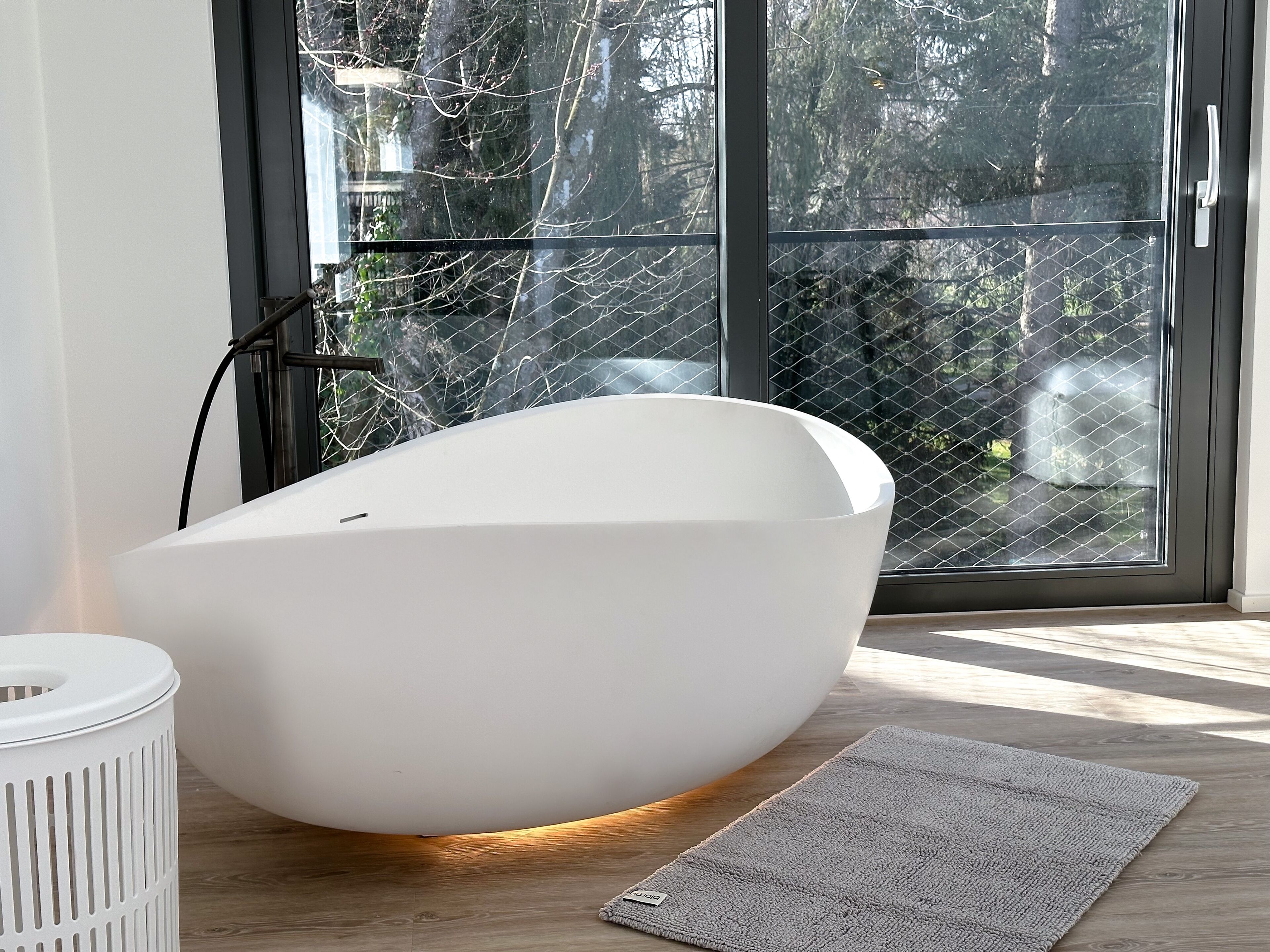 Een douche, een haardroger, handdoeken