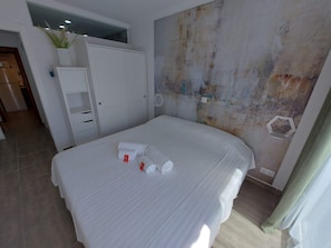 4 chambres, accès au Wi-Fi (inclus), literie fournie