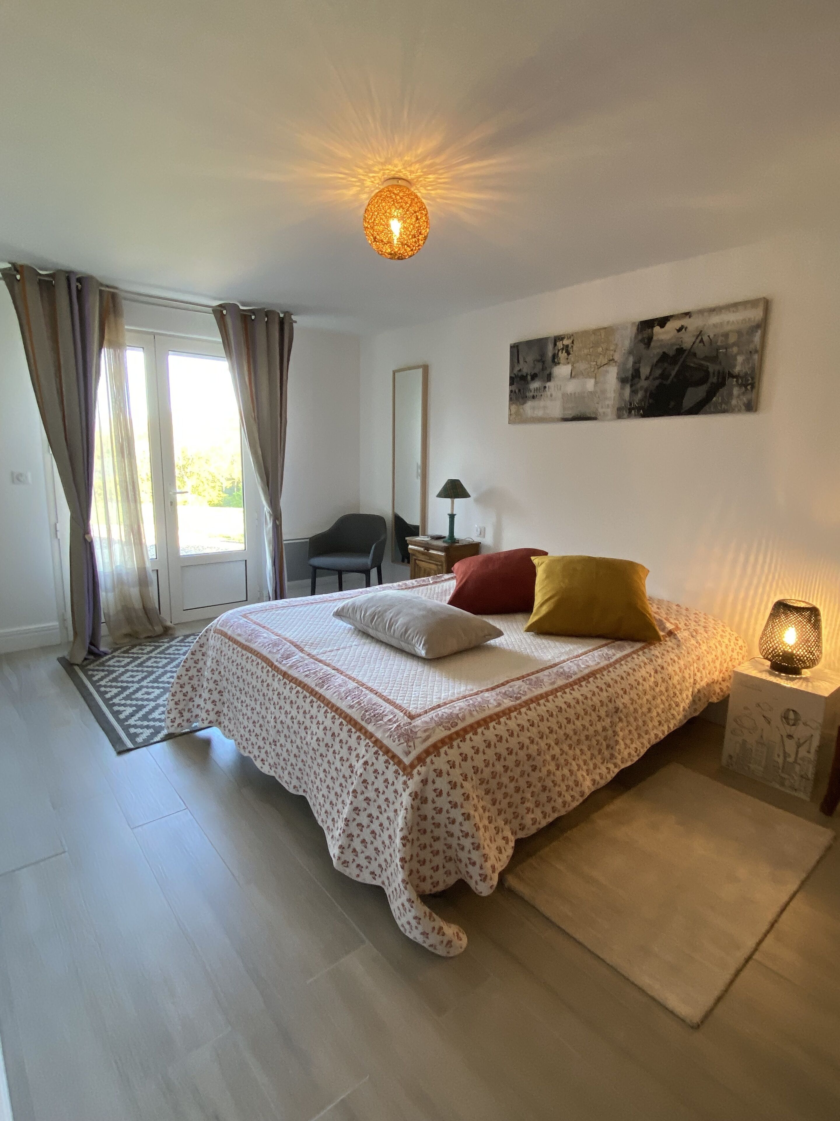 Apartment on the way to Saint Jacques on the edge of a wood