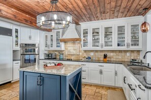 House (Sunset Dreams) | Exterior