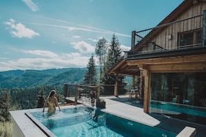 Piscine extérieure, piscine chauffée