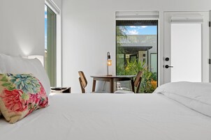 Cortinas blackout, tabla de planchar con plancha y wifi gratis 