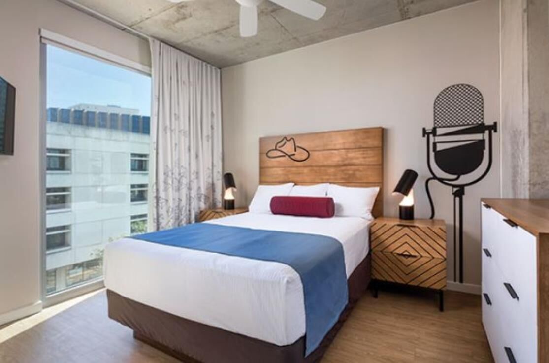 2BD/Austin - Full Kitchen, W/D, Balcony, Fire Pit!