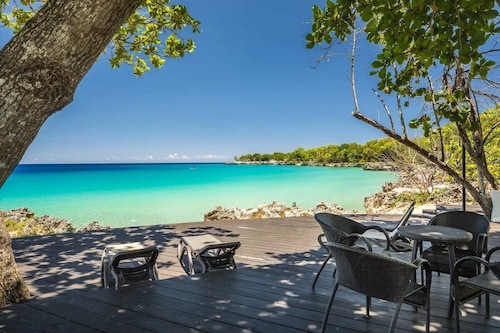 Hispaniola Beach 3A1 Condo 2 BD Oceanfront