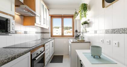 Nazaré Modern Flat - Private garage in the city