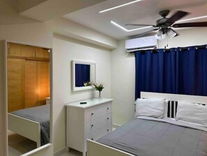 3 habitaciones, tabla de planchar con plancha, wifi y ropa de cama 