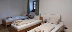 1 bedroom, WiFi, bed sheets