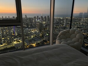 Free minibar, desk, laptop workspace, free WiFi - Prince Palace Tel Aviv (Tel Aviv)