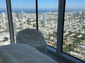 Free minibar, desk, laptop workspace, free WiFi - Prince Palace Tel Aviv (Tel Aviv)