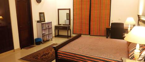 1 camera, ferro/asse da stiro, Wi-Fi, lenzuola