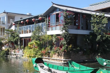 Exterior. Gudao Gudao Renjia Inn