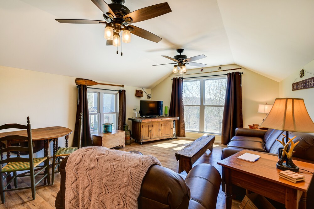Cozy Lewisburg Getaway w/ Deck + Lake Access!