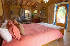 Senior-Suite | Zimmersafe, Verdunkelungsvorhänge, Bügeleisen/Bügelbrett, Bettwäsche