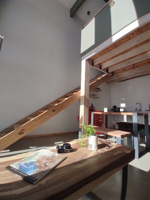 Dining - PACHAGONIA Loft:  Urbano, con encanto rústico en plan informal. (El Calafate)
