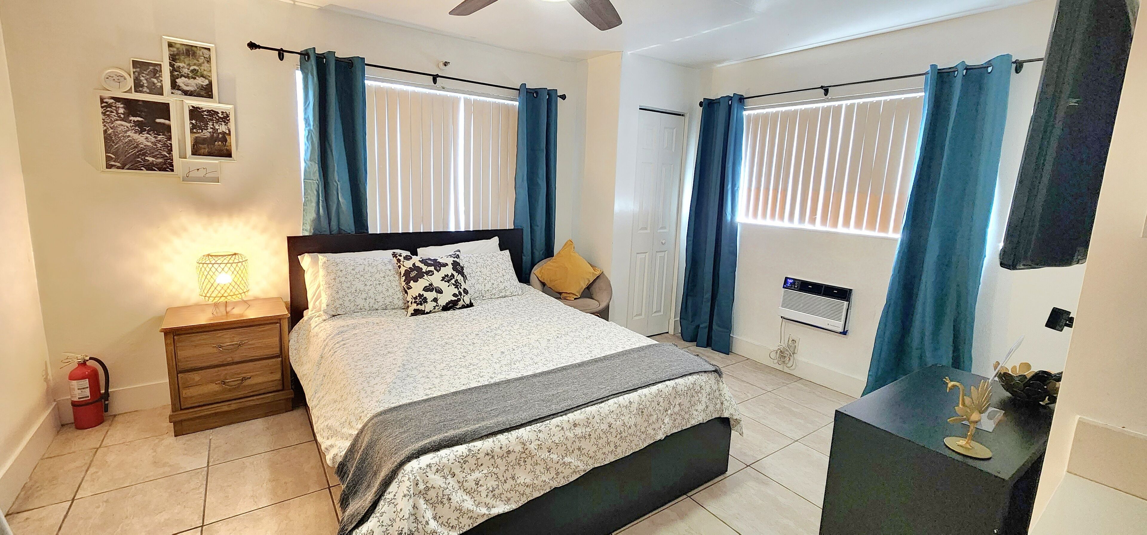 Oasis and Hollywood - Sleeps 2 Unit 9