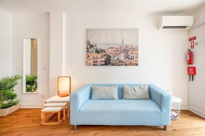 TV - GuestReady - A charming stay in Belém (Lisbon)