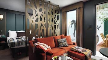 Rom – club, 1 queensize-seng, ikke-røyk, bakgårdsutsikt | Sengetøy av topp kvalitet, safe på rommet og individuelt dekorert