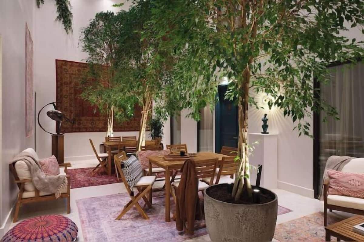Servei de restauració | S'hi serveixen esmorzars, dinars i esmorzars-dinars