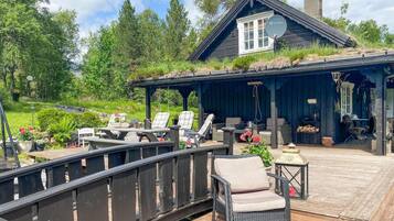 تناول الطعام بالخارج