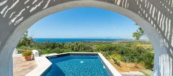 Spectacular Seaview Escape