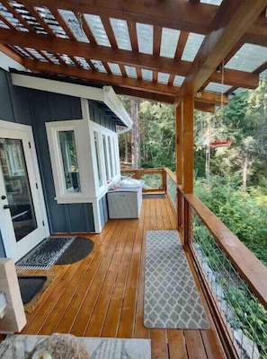 Terrace/patio - Private 2 bedroom Cottage on a Lagoon. (Coupeville)