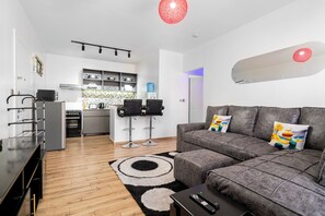 Smart TV, foosball, stereo