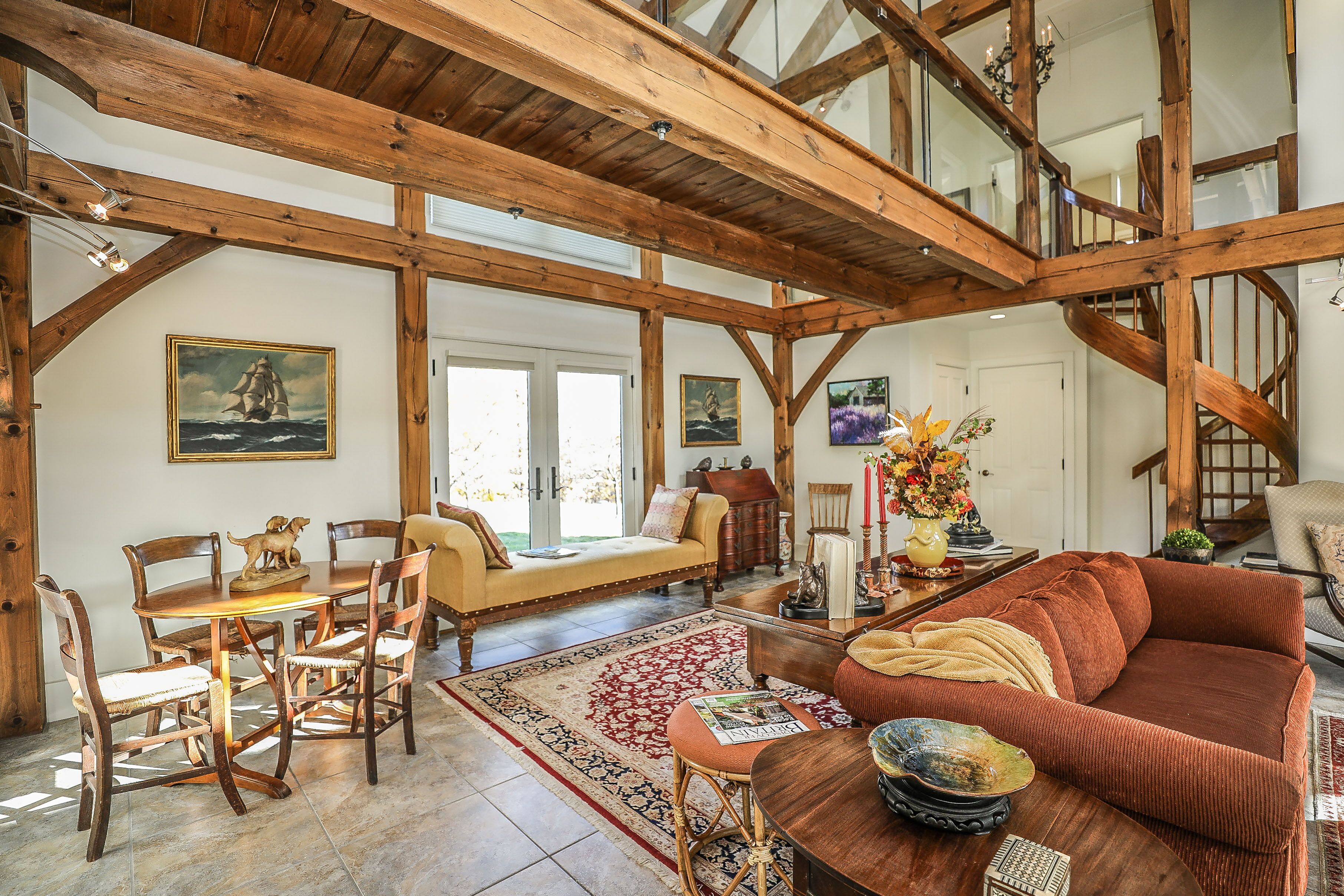 Fox & Moose, Elegant pondside villa with mountain views