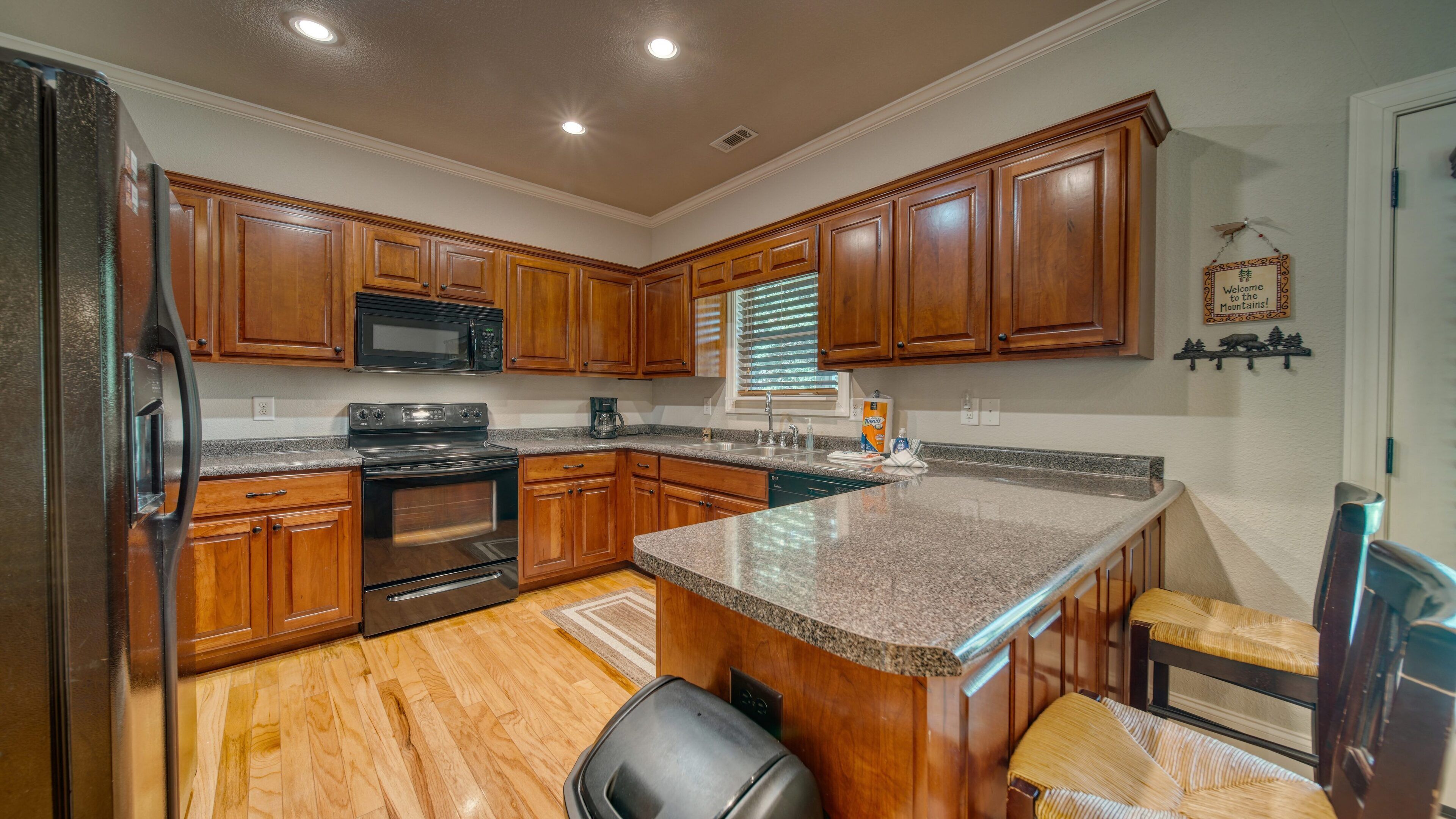 Country Lane - Creek Front - Fire Pit