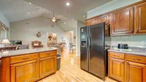 Interior - Country Lane - Creek Front - Fire Pit (Hiawassee)