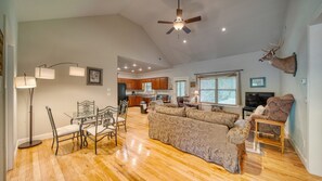 Smart TV - Country Lane - Creek Front - Fire Pit (Hiawassee)