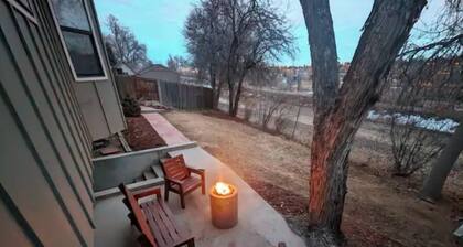 3BR/1BA, Relaxing-Fully Stocked Kitchen, Near Mountains & DTDenver! Pets welcome
