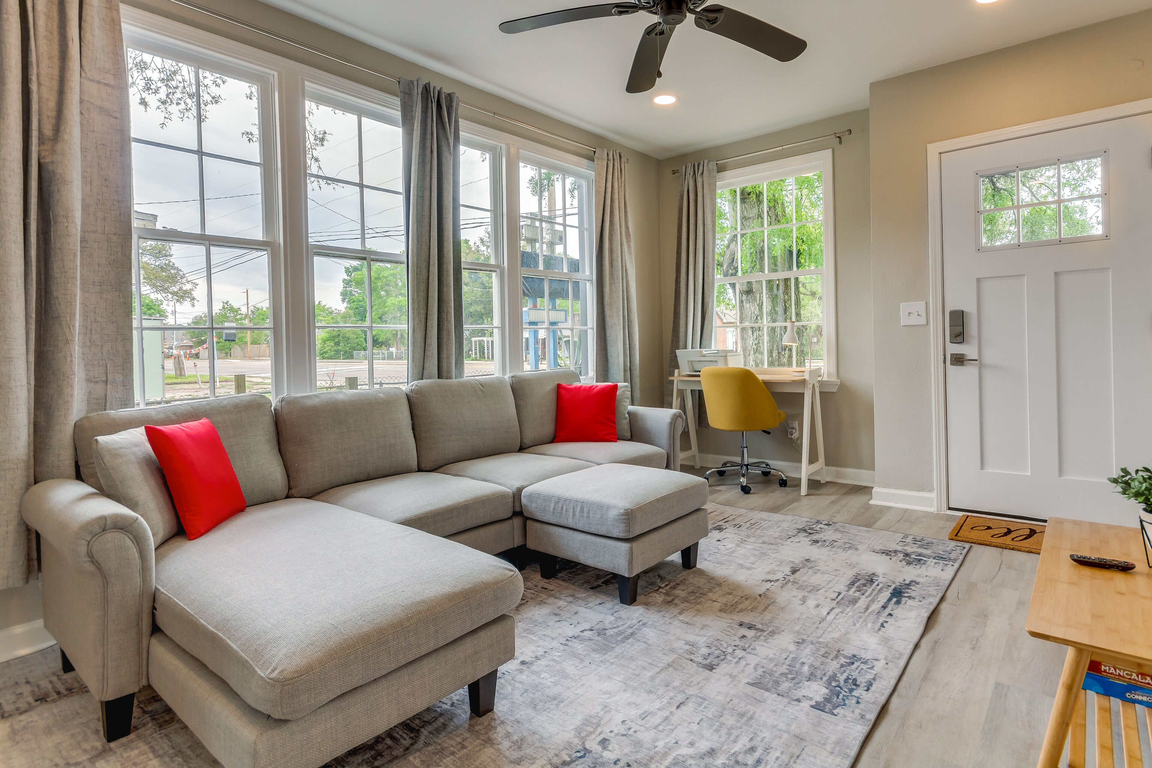 Pet-Friendly Pensacola House Rental: 3 Mi to Beach