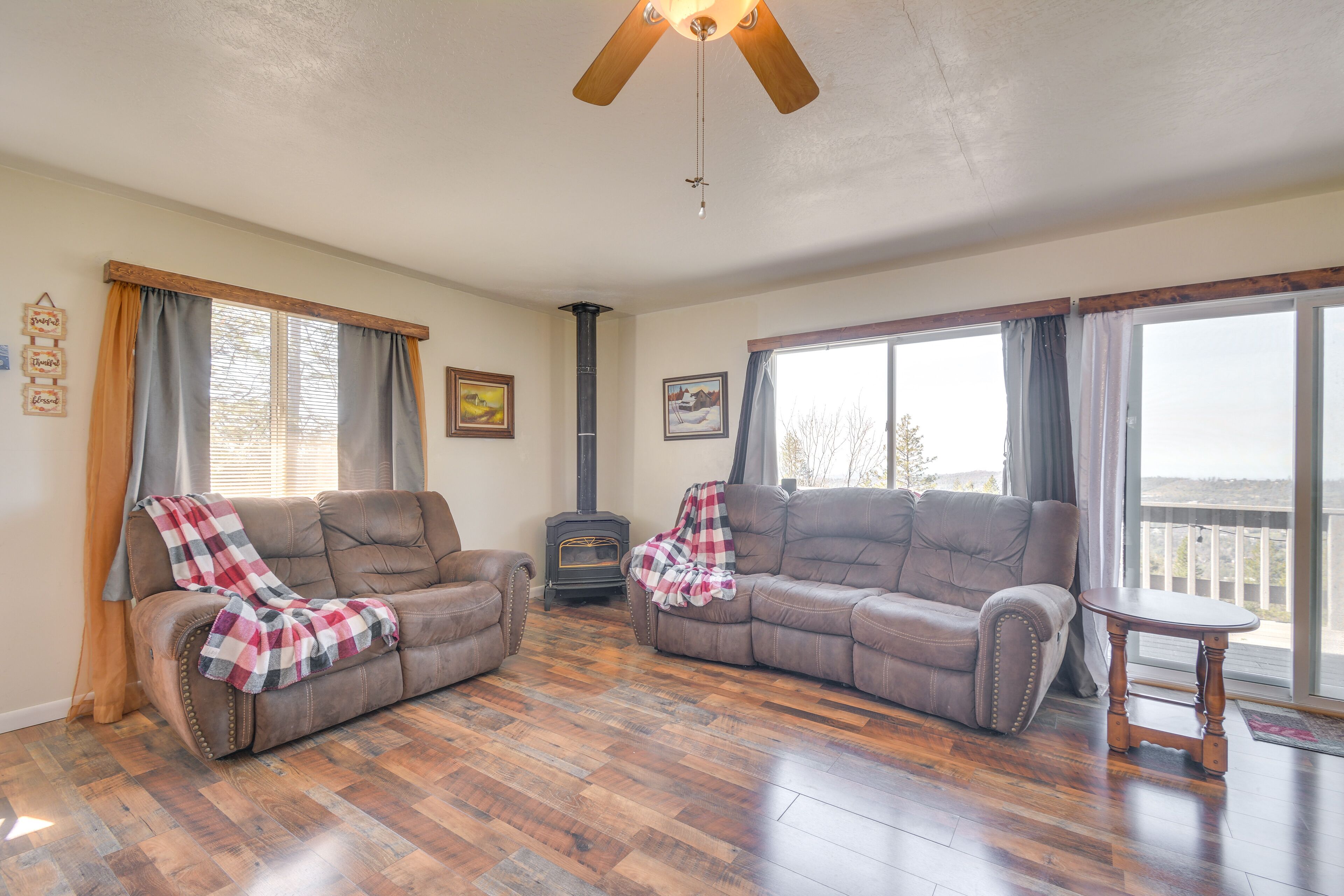 Hilltop Tuolumne Home w/ Sweeping Valley Views!