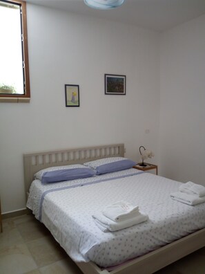 2 bedrooms, iron/ironing board, bed sheets - Experience the sea in the center of Palinuro  (palinuro)