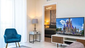 2 habitaciones, tabla de planchar con plancha, cuna de viaje y wifi 