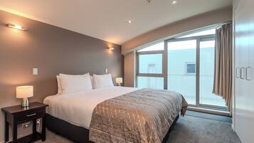 1 habitación, escritorio, tabla de planchar con plancha y wifi gratis