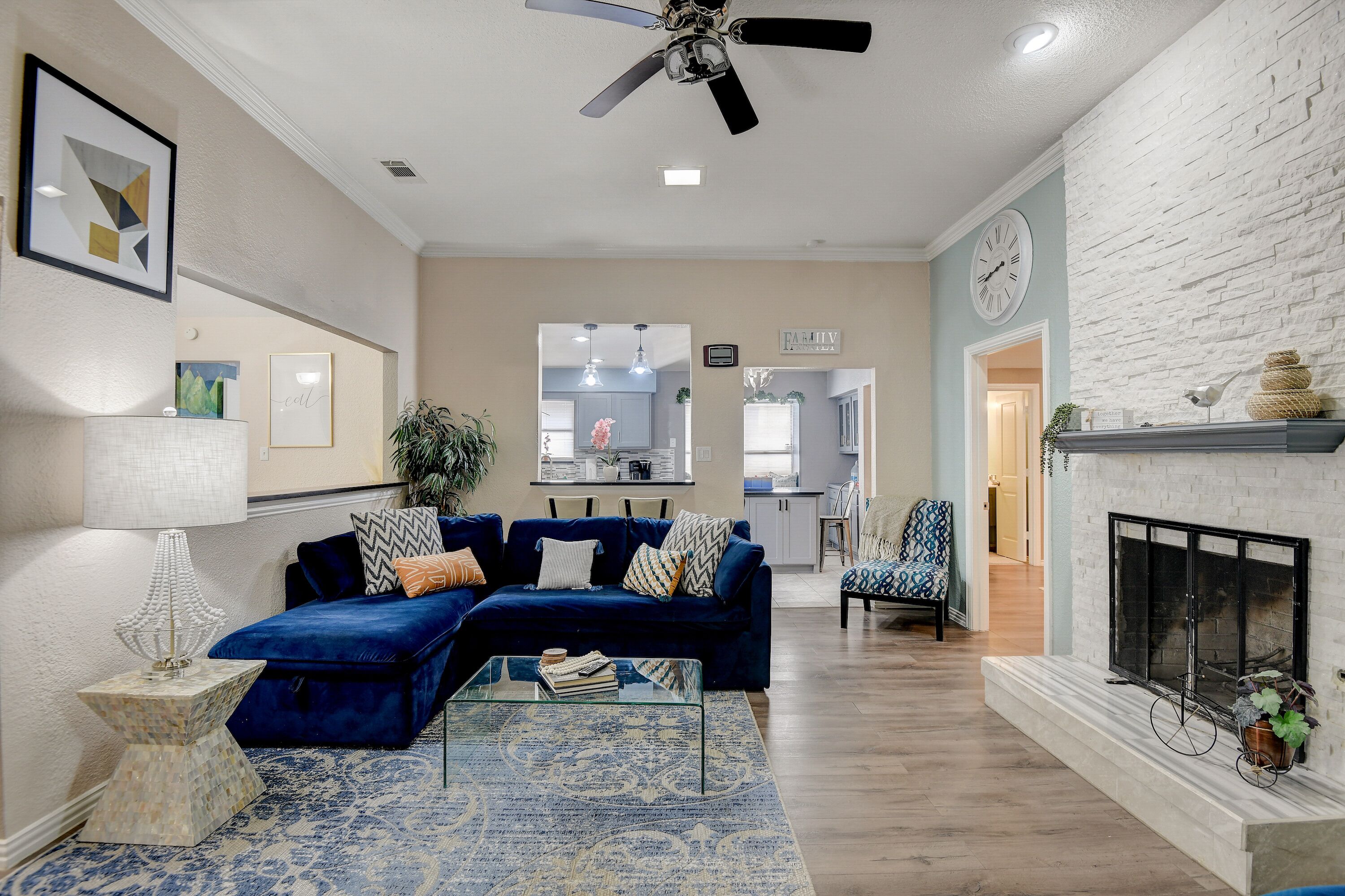 Carrollton Retreat! 4BD / POOL TABLE *