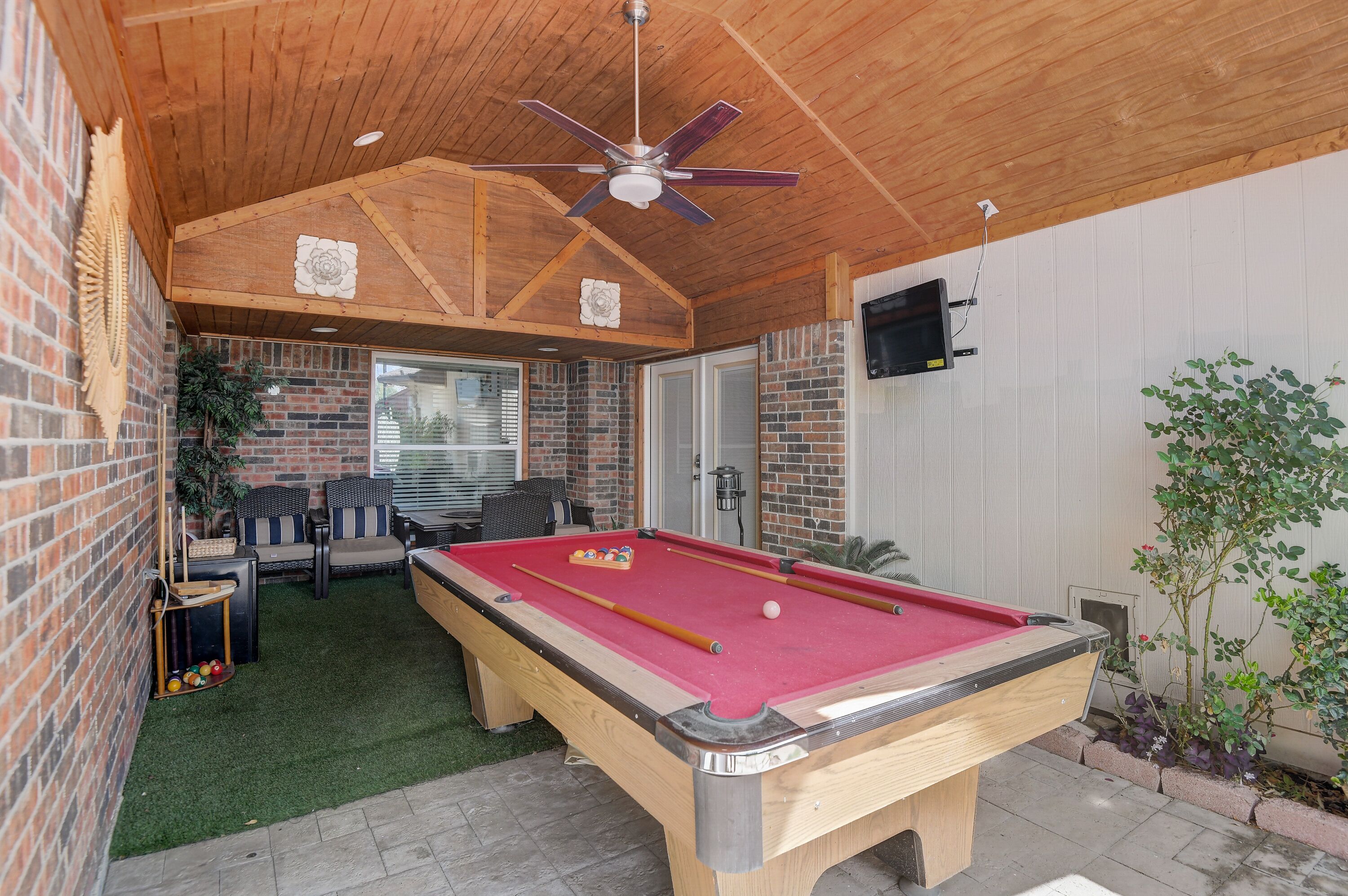 Carrollton Retreat! 4BD / POOL TABLE *