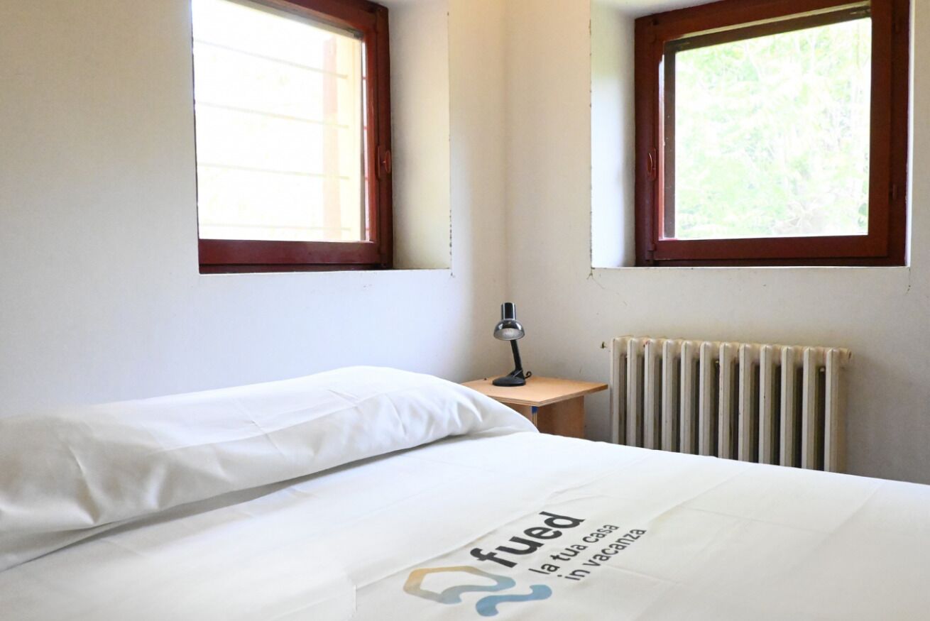 3 bedrooms, bed sheets